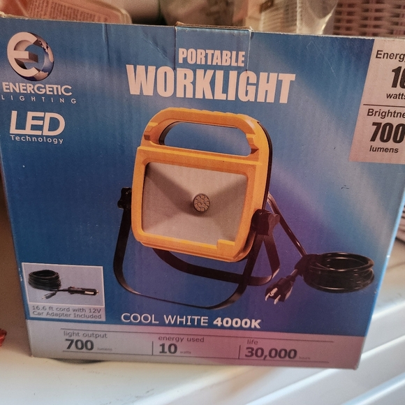 NIB Energetic Lighting Portable LED Work Light W/ Mobile Adapter & 16ft Cord - Picture 3 of 4